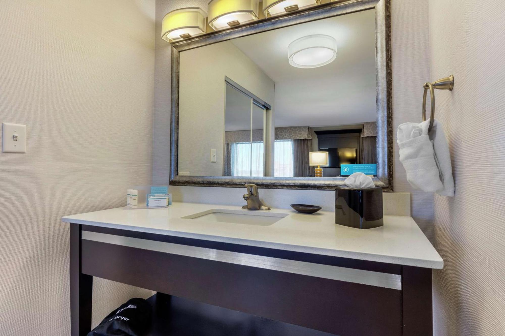 Hampton Inn And Suites Columbus, Ms Екстер'єр фото